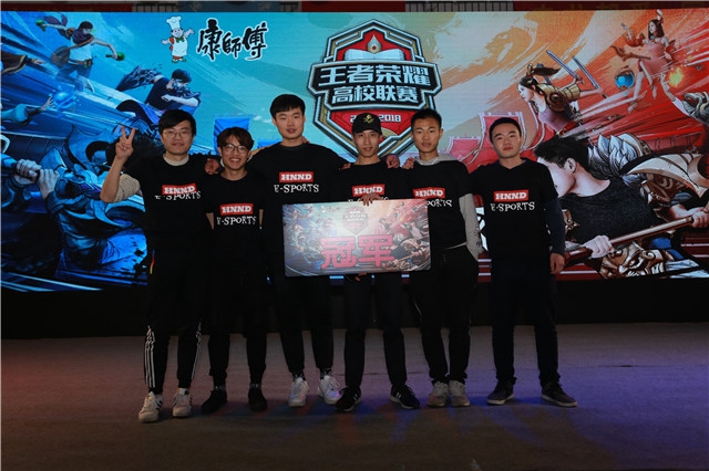 牢牢锁住了 牢牢锁住了